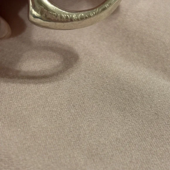 Vintage Tiffany & Co sterling silver double heart pendant by Elsa Peretti - Picture 3 of 10